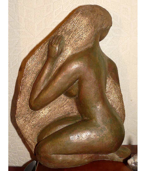 femme en torsion 1