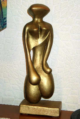 femme dorée