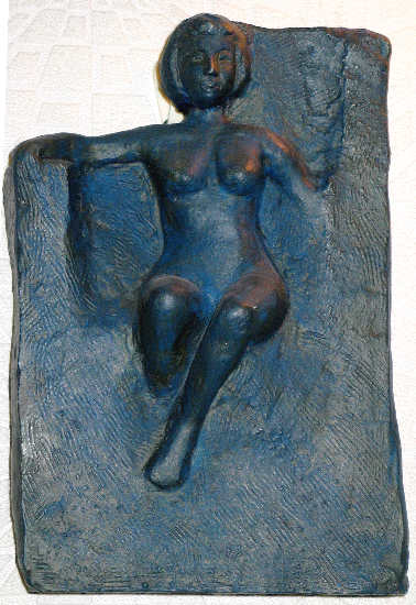 femme bas relief